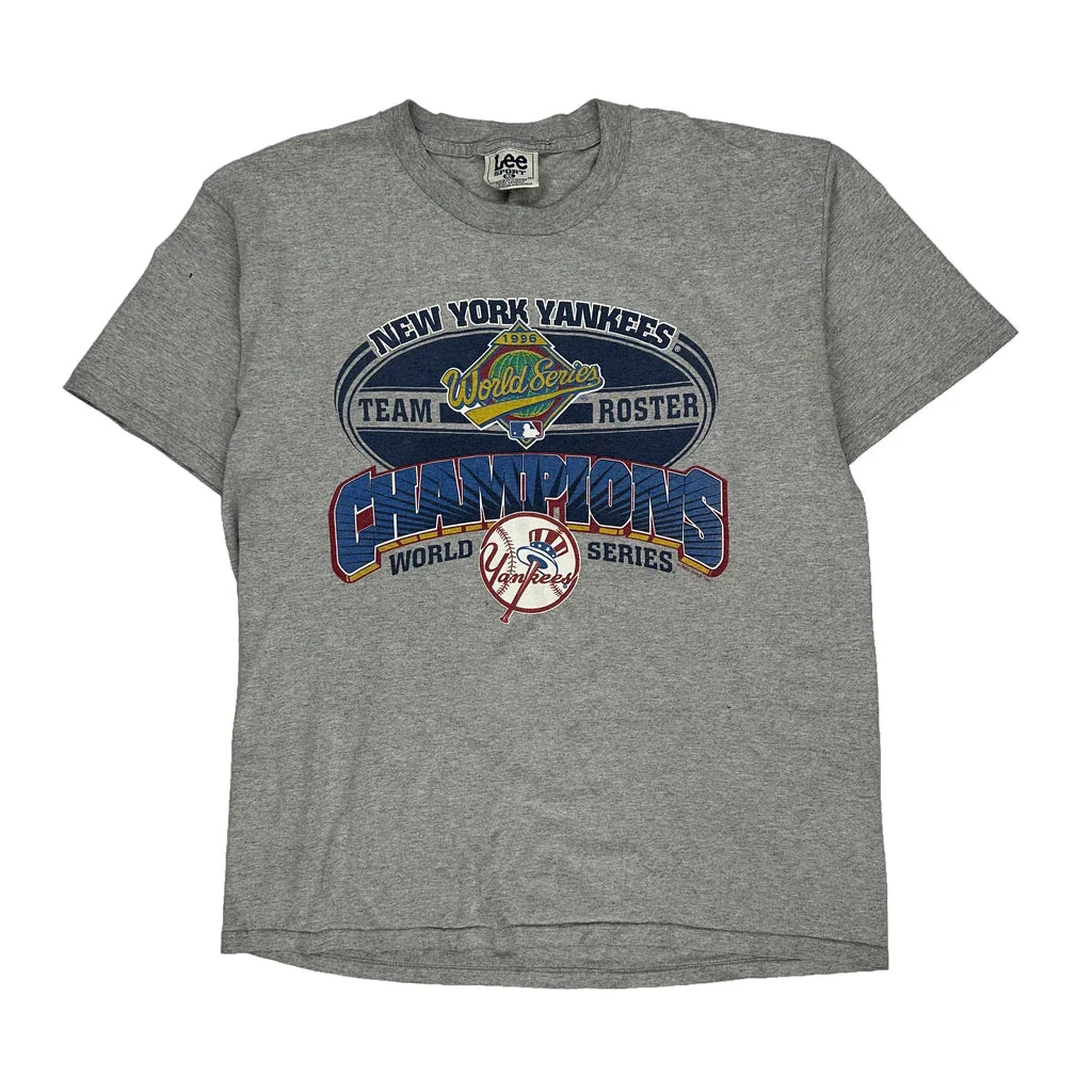 Vintage New York Yankees Clothing
